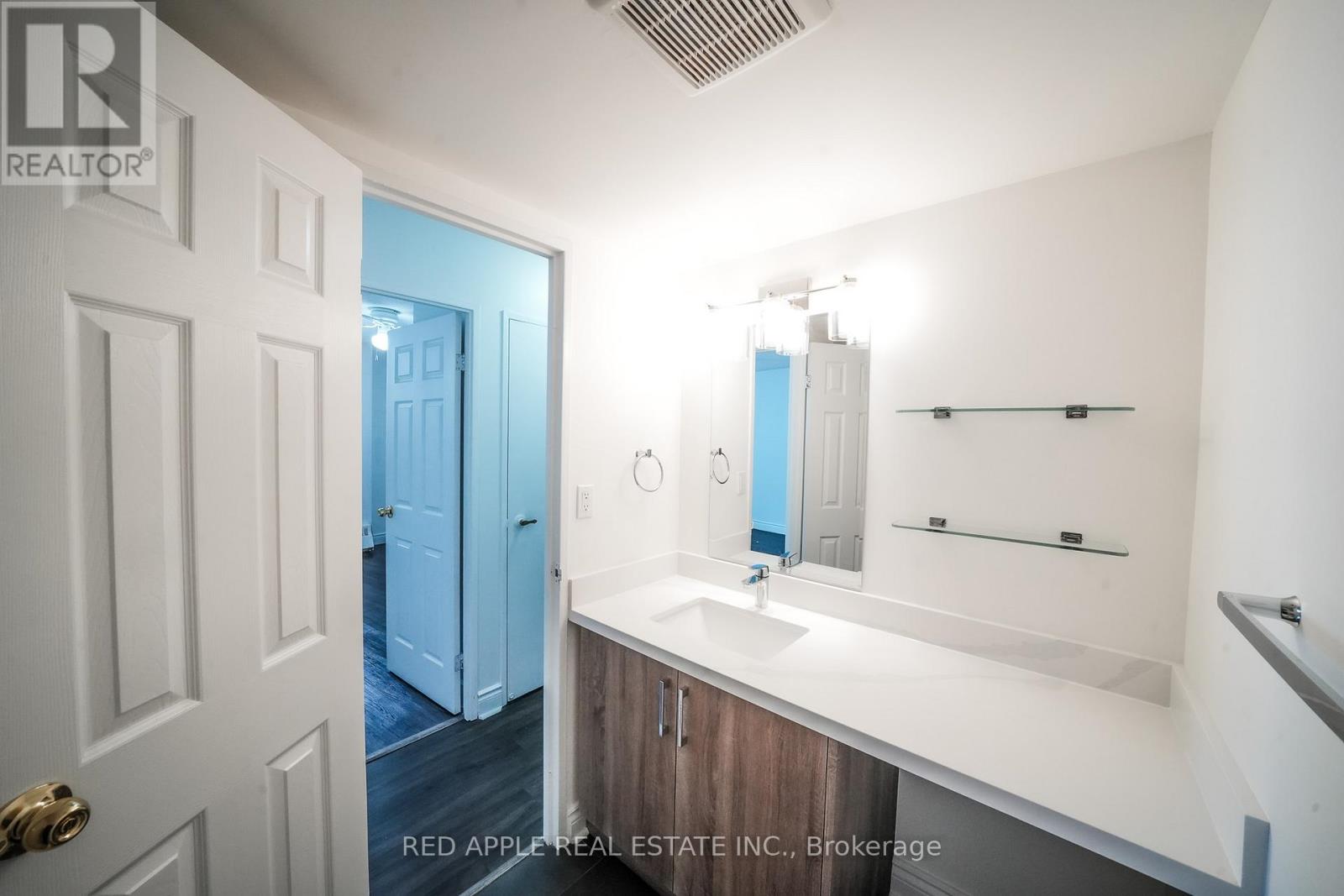 702 - 380 Dixon Road, Toronto, Ontario  M9R 1T3 - Photo 19 - W12814698