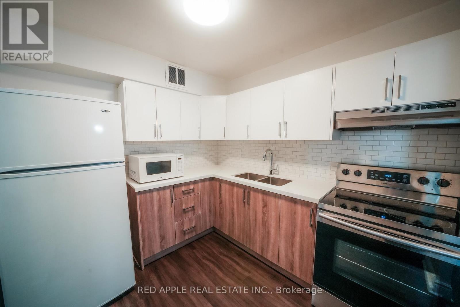 702 - 380 Dixon Road, Toronto, Ontario  M9R 1T3 - Photo 24 - W12814698