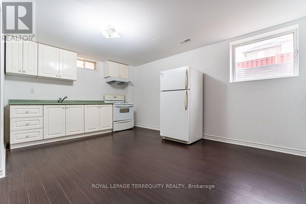 Bsmnt - 78 Fairhill Avenue, Brampton (Fletcher's Meadow), Ontario  L7A 2E8 - Photo 6 - W12814718