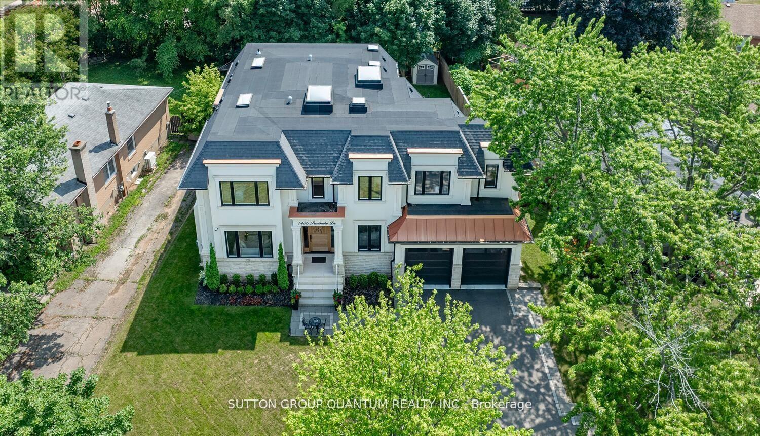 1486 Pembroke Drive, Oakville, Ontario  L6H 1V8 - Photo 5 - W12814772
