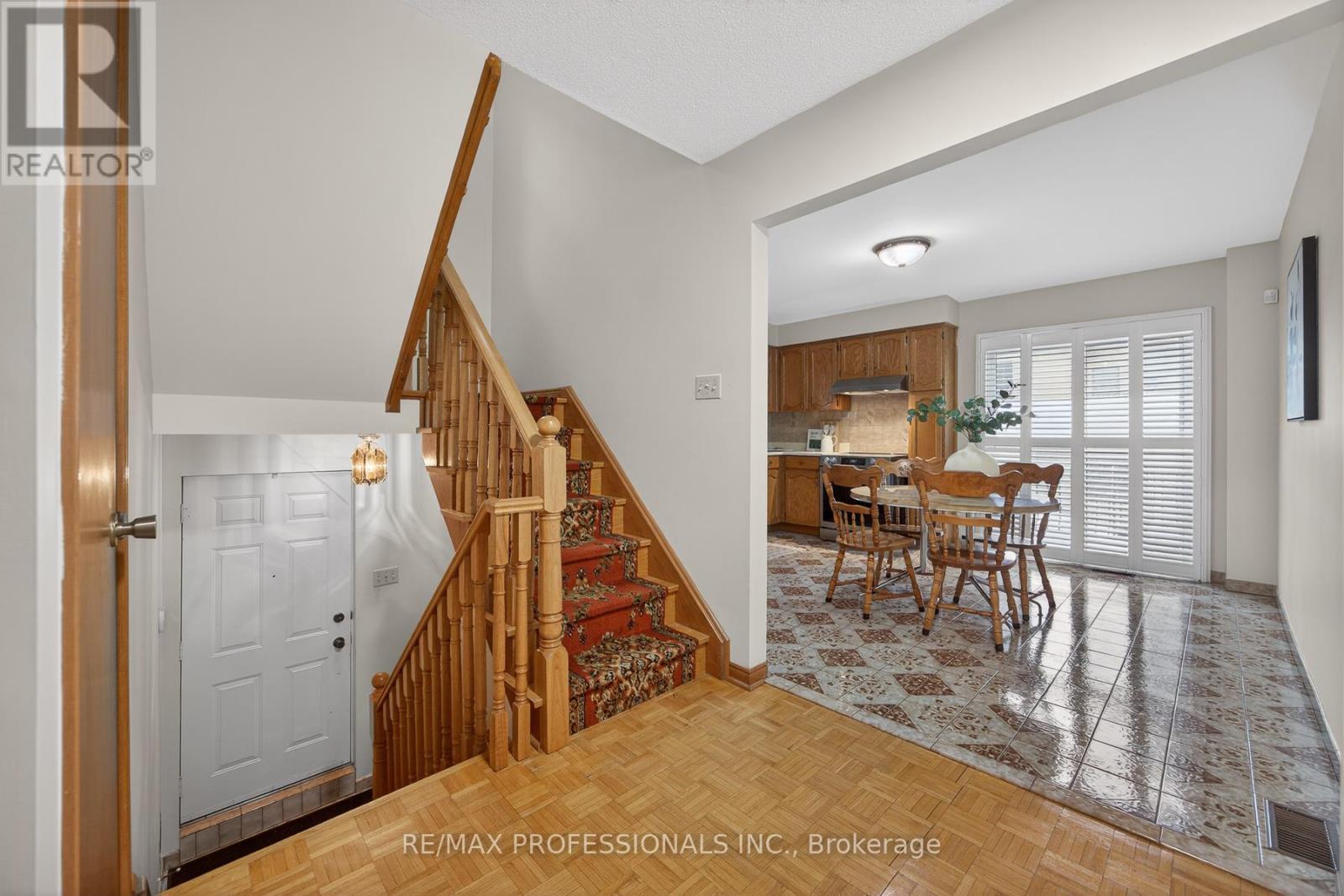 3 Brandon Avenue, Toronto, Ontario  M6H 2C8 - Photo 12 - W12814802