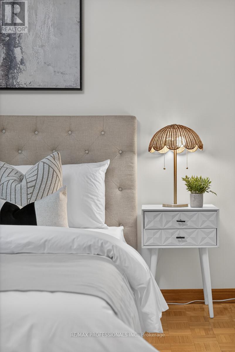 3 Brandon Avenue, Toronto, Ontario  M6H 2C8 - Photo 17 - W12814802