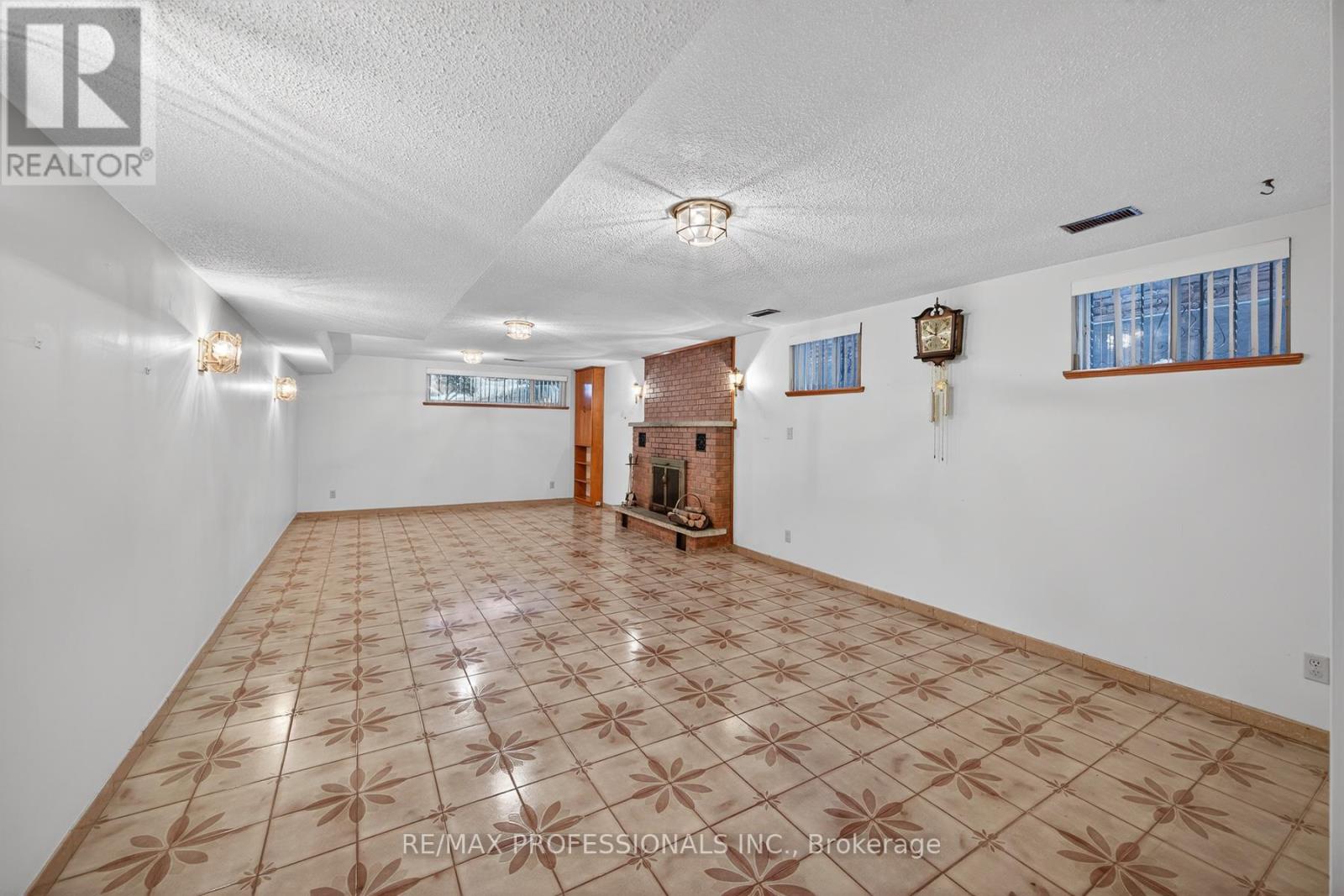 3 Brandon Avenue, Toronto, Ontario  M6H 2C8 - Photo 20 - W12814802