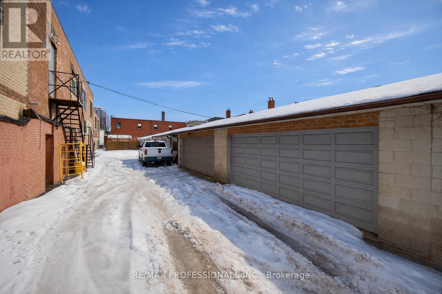 3 Brandon Avenue, Toronto, Ontario  M6H 2C8 - Photo 29 - W12814802