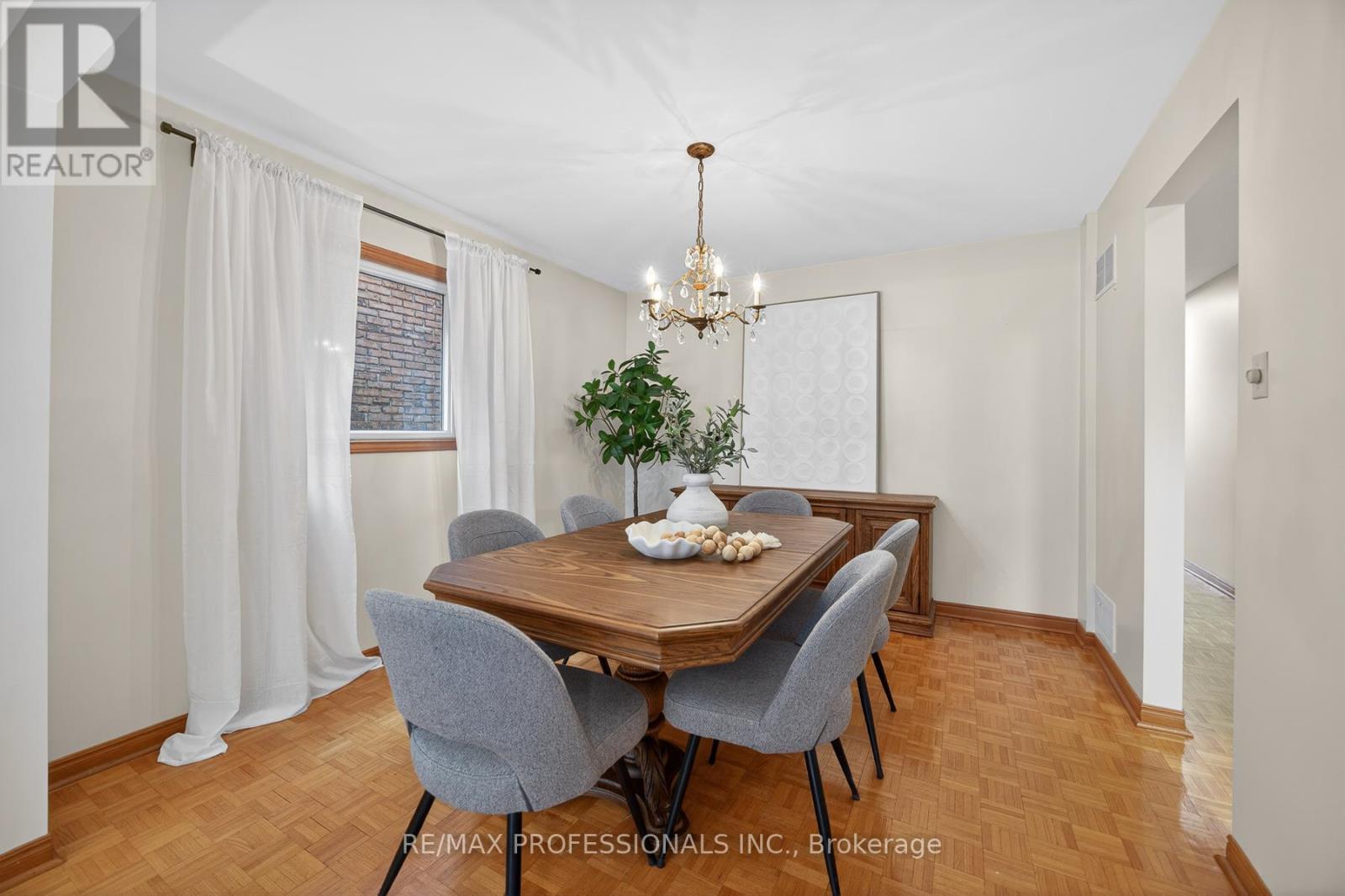 3 Brandon Avenue, Toronto, Ontario  M6H 2C8 - Photo 6 - W12814802