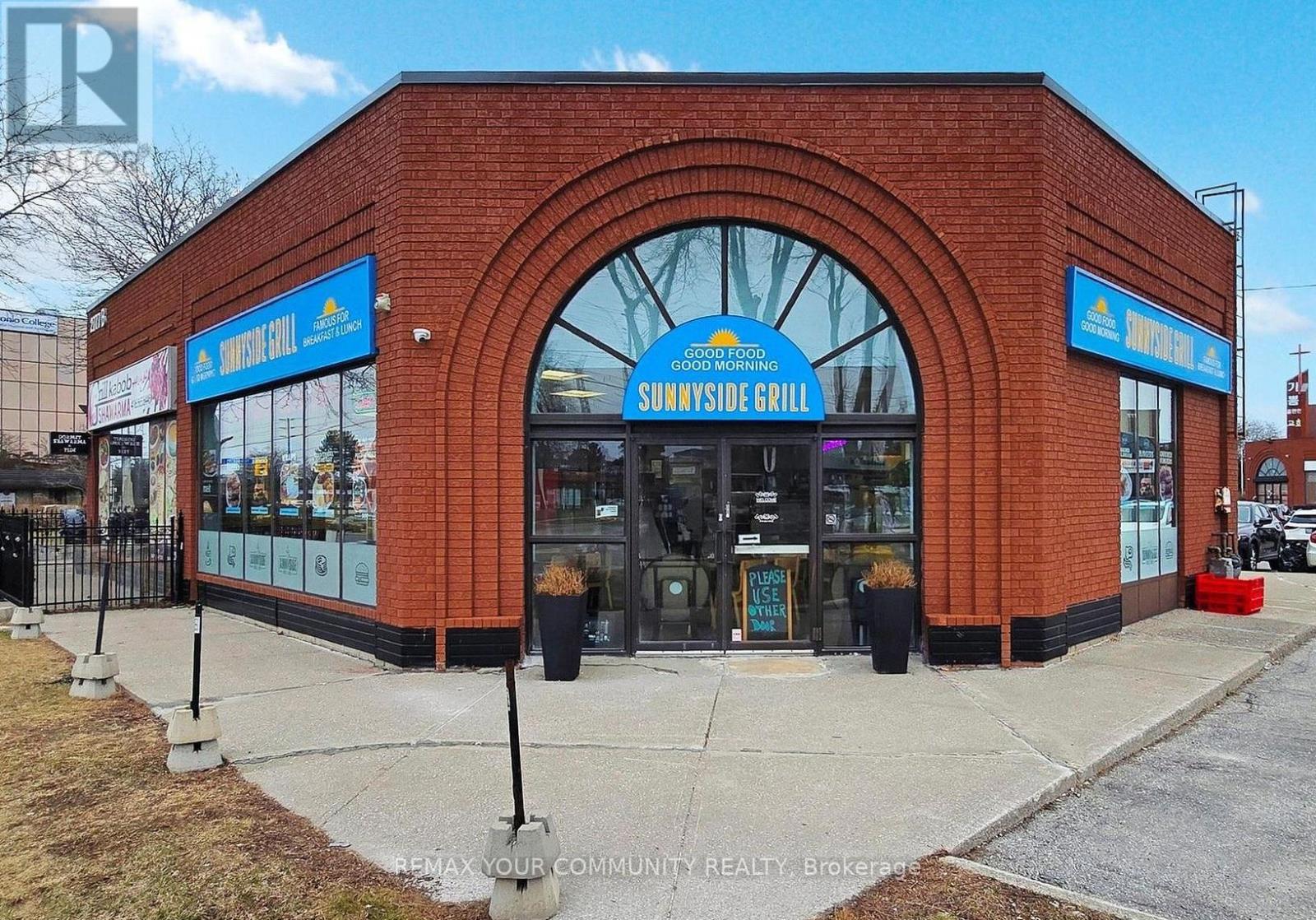 2777 STEELES AVENUE W, Toronto, Ontario