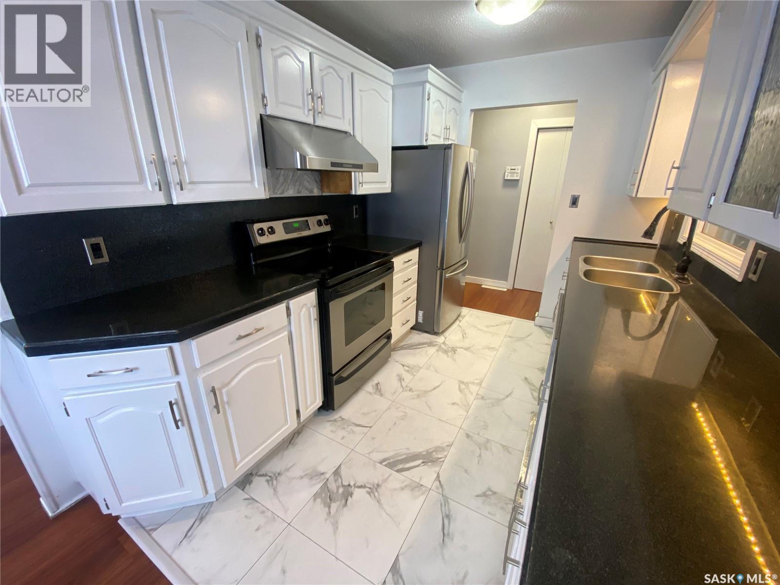 15 Redwood Drive, Yorkton, Saskatchewan  S3N 2N3 - Photo 3 - SK029004