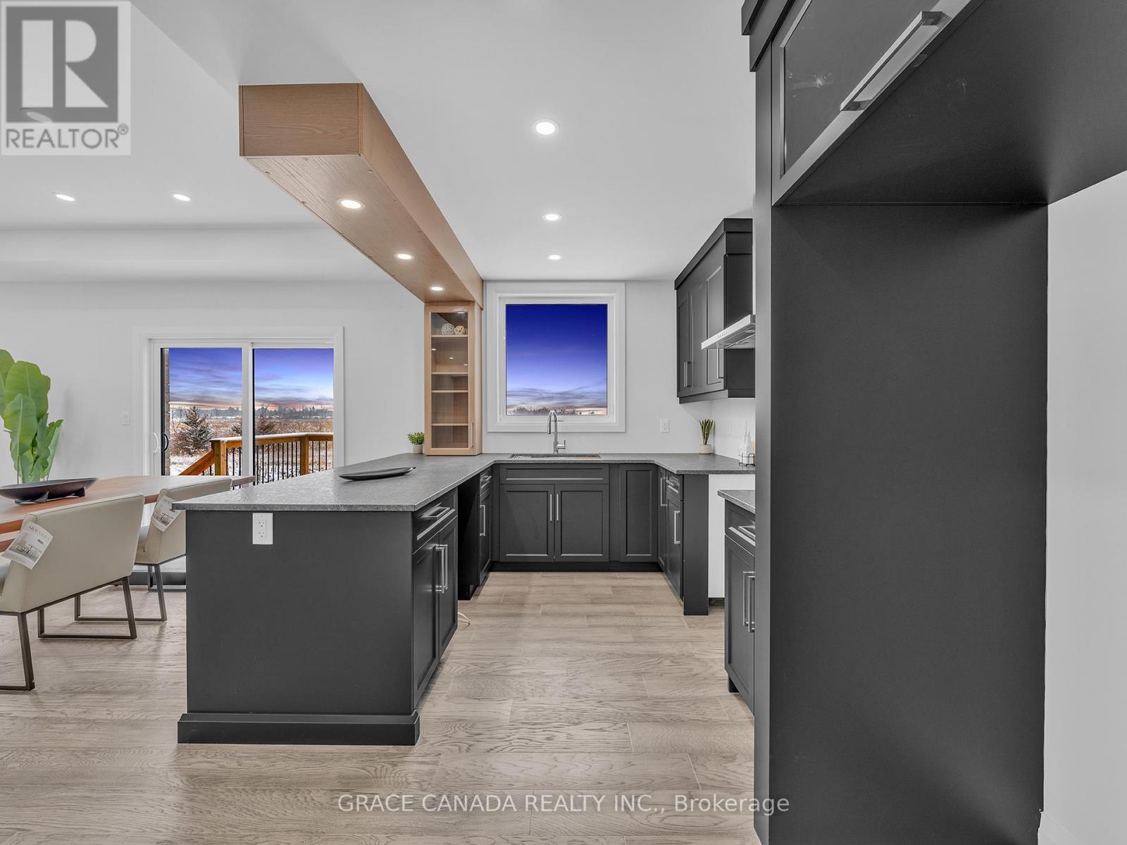 118 Bear Street, Essex, Ontario  N8M 0A9 - Photo 11 - X12814566