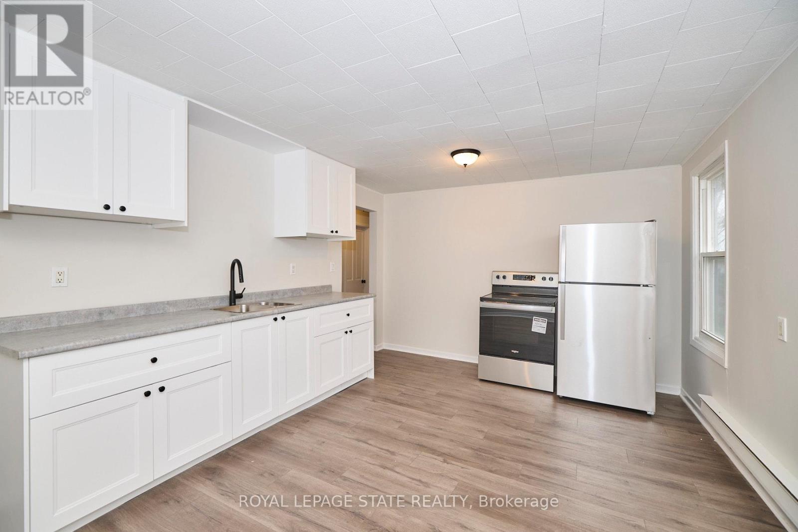 3 - 33 LOCK STREET, St. Catharines, Ontario