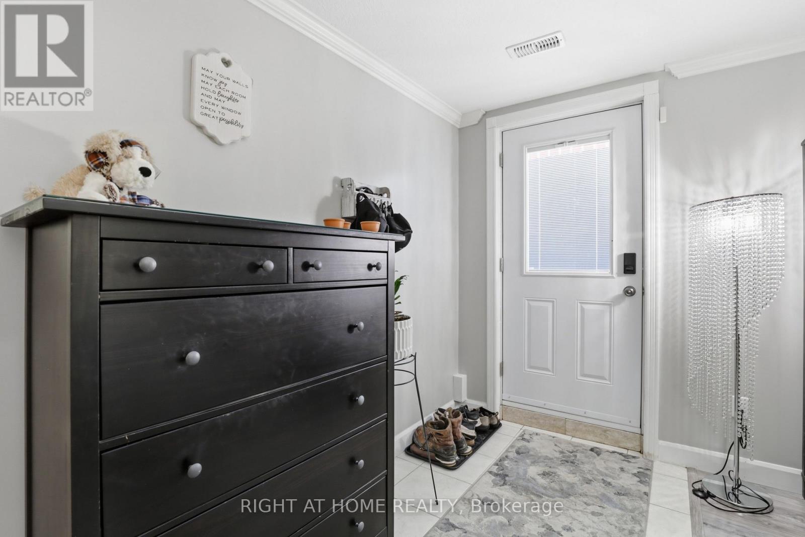 29 Chipman Avenue, Hamilton, Ontario  L9A 2S9 - Photo 10 - X12814656