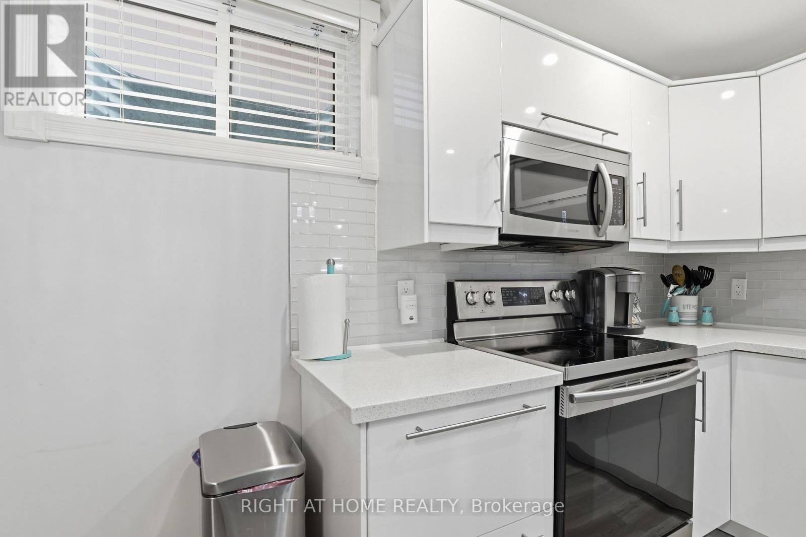 29 Chipman Avenue, Hamilton, Ontario  L9A 2S9 - Photo 18 - X12814656