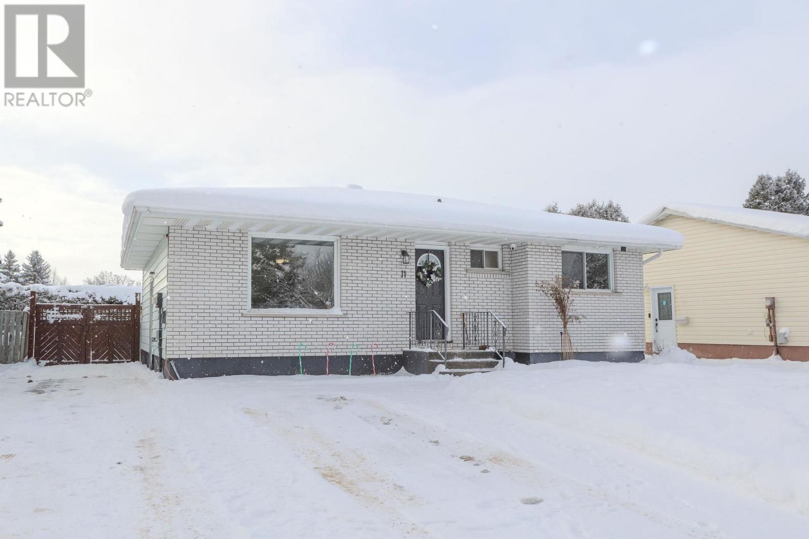 11 Kerr DR, Sault Ste. Marie, Ontario