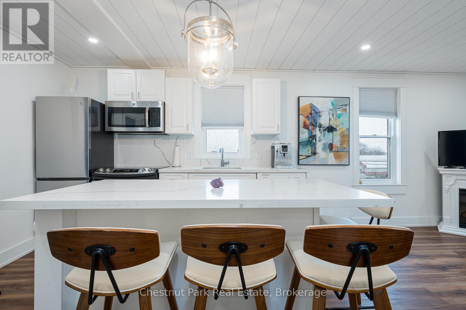 303 - 110 Sykes Street N, Meaford, Ontario  N4L 1S6 - Photo 2 - X12814816