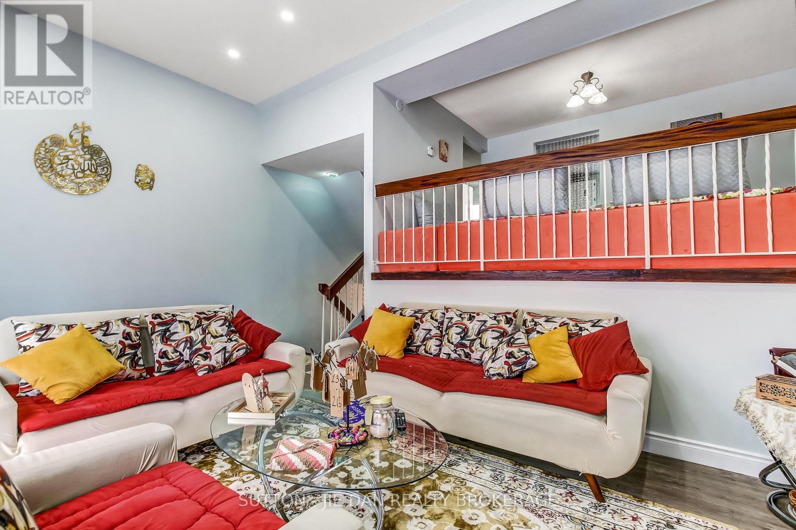 44 - 300 Sandringham Crescent, London South, Ontario  N6C 5B4 - Photo 2 - X12814834