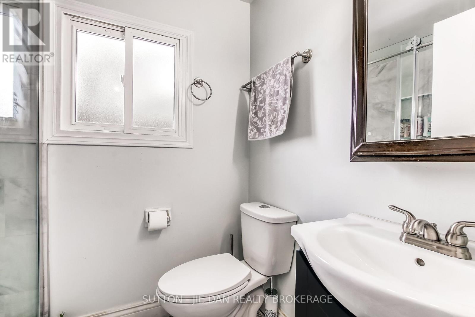 44 - 300 Sandringham Crescent, London South, Ontario  N6C 5B4 - Photo 7 - X12814834