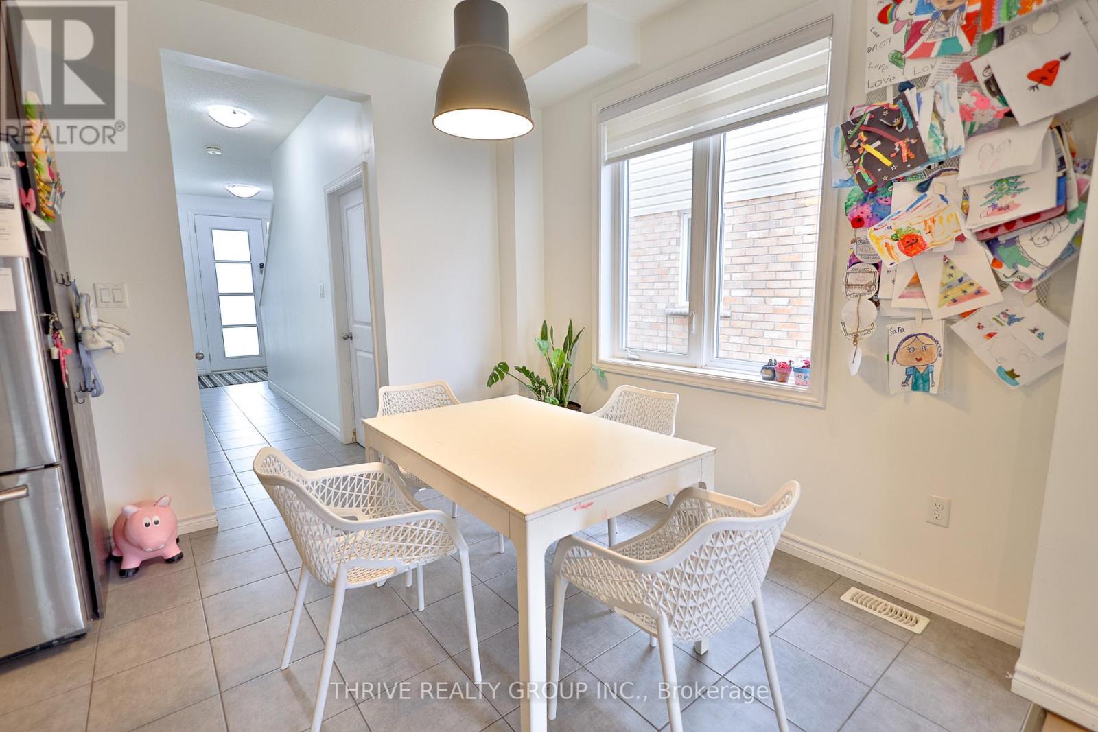 Upper Unit - 2059 Cedarpark Drive, London North, Ontario  N5X 0N2 - Photo 10 - X12814876