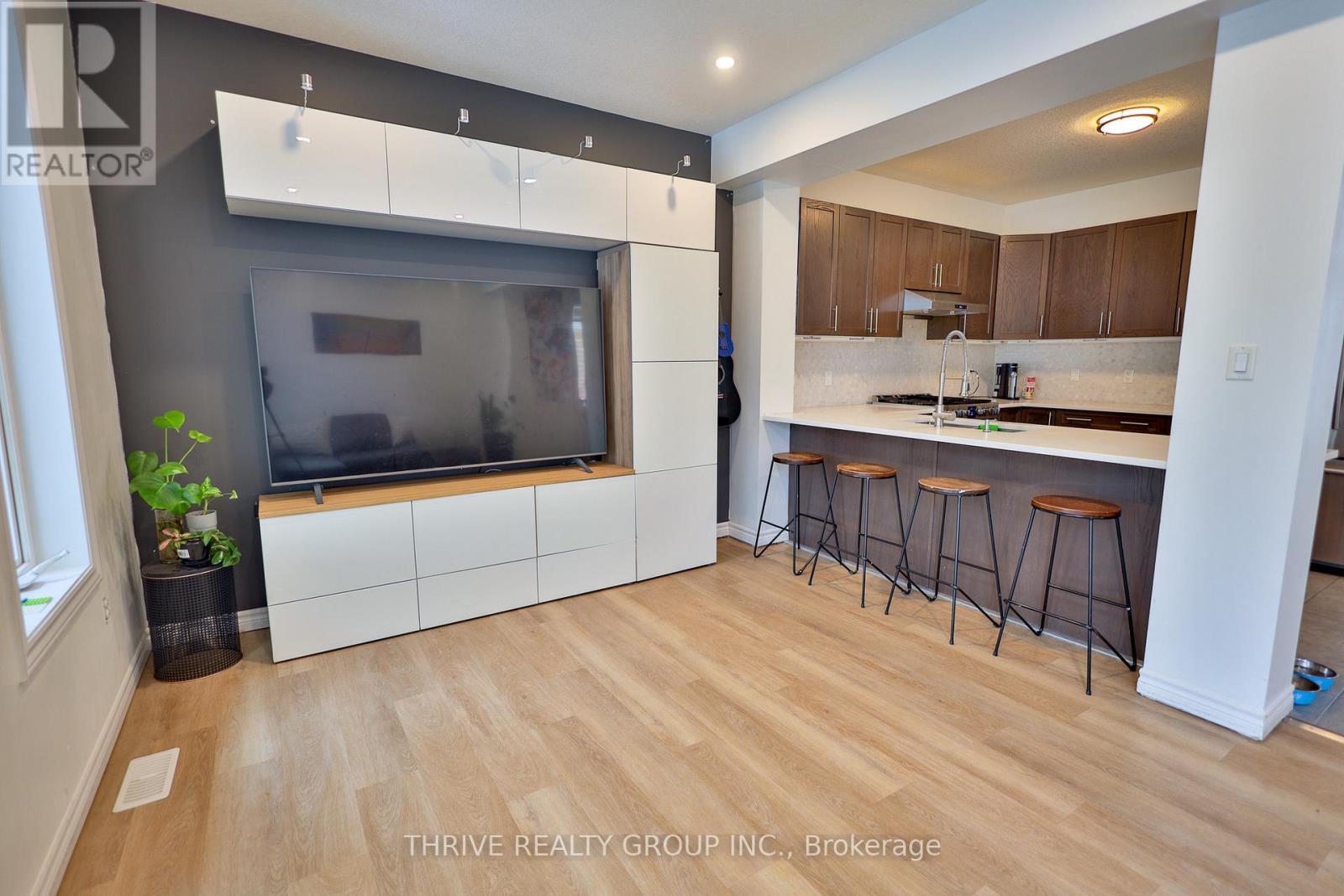 Upper Unit - 2059 Cedarpark Drive, London North, Ontario  N5X 0N2 - Photo 15 - X12814876