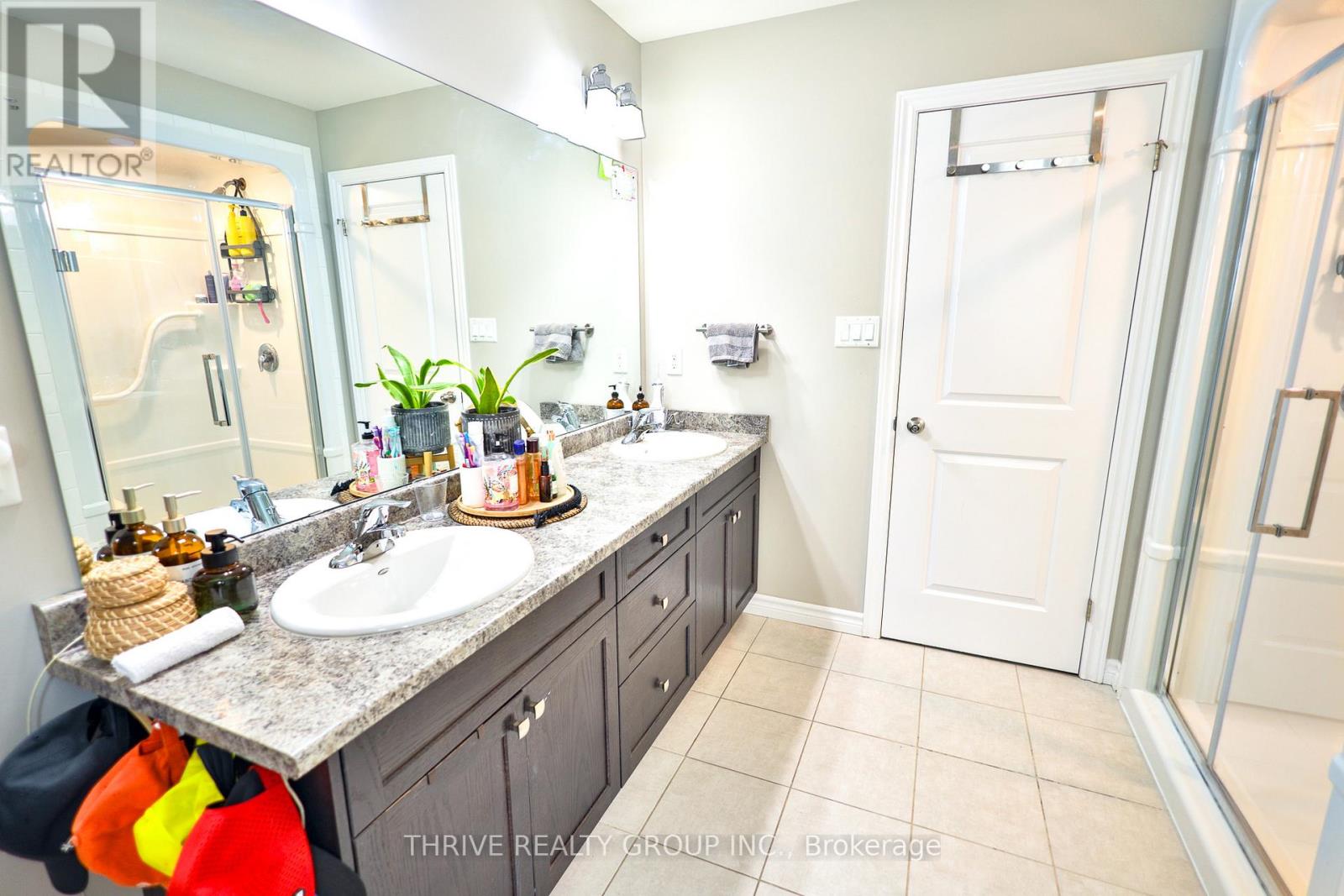 Upper Unit - 2059 Cedarpark Drive, London North, Ontario  N5X 0N2 - Photo 32 - X12814876