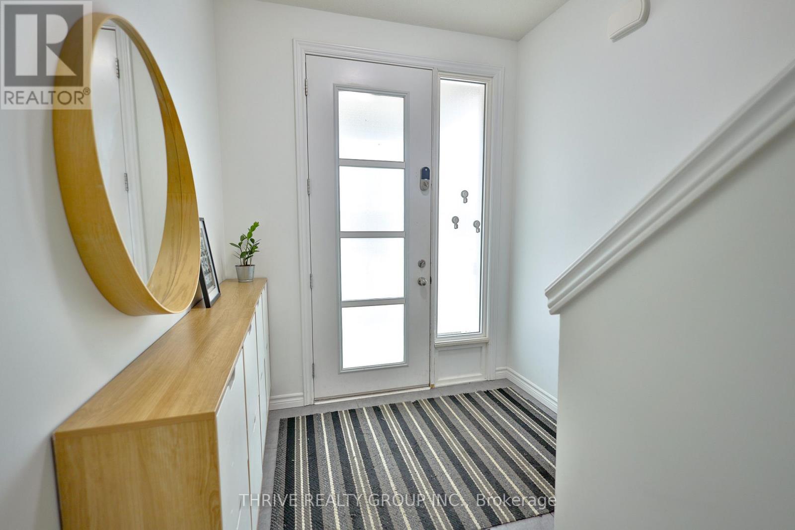 Upper Unit - 2059 Cedarpark Drive, London North, Ontario  N5X 0N2 - Photo 4 - X12814876