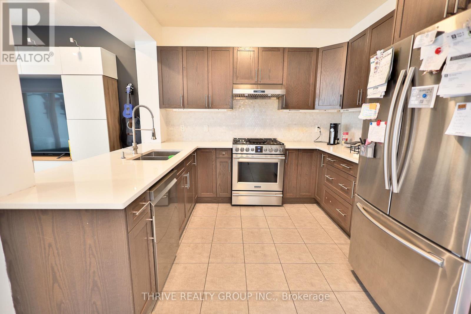 Upper Unit - 2059 Cedarpark Drive, London North, Ontario  N5X 0N2 - Photo 9 - X12814876