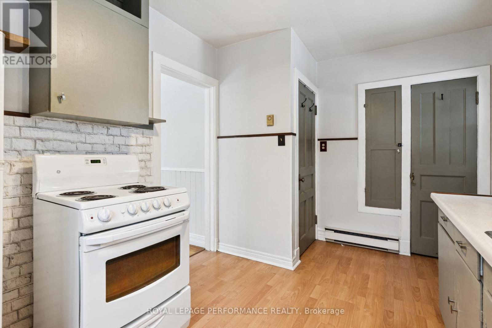 121 Elizabeth Street, Mississippi Mills, Ontario  K0A 2X0 - Photo 11 - X12814852