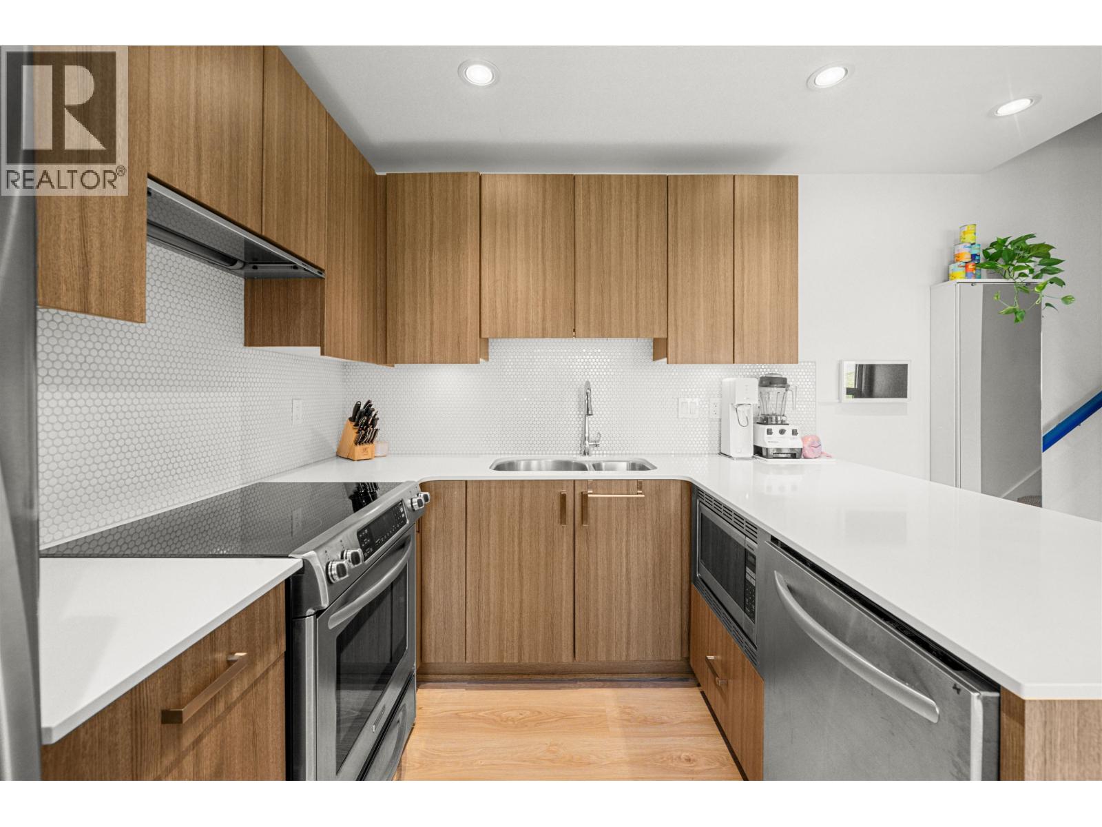 Th4 125 Columbia Street, New Westminster, British Columbia  V3L 0G8 - Photo 7 - R3092722