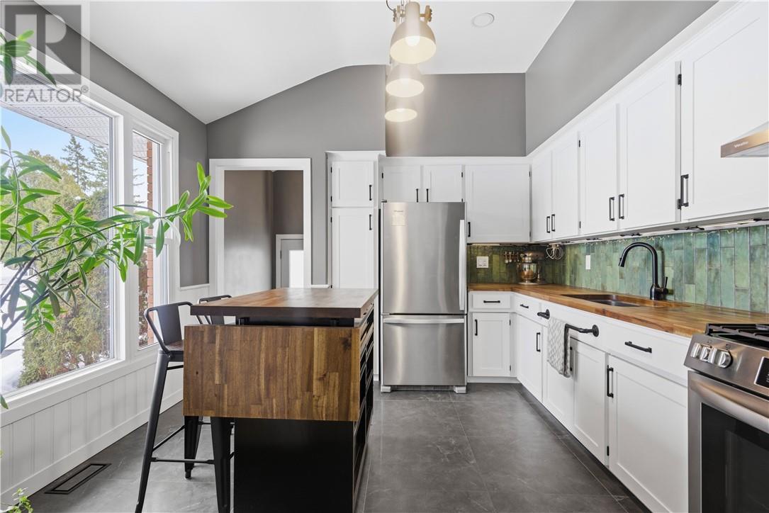 983 Buckingham Drive, Sudbury, Ontario  P3A 1E9 - Photo 4 - 2126534