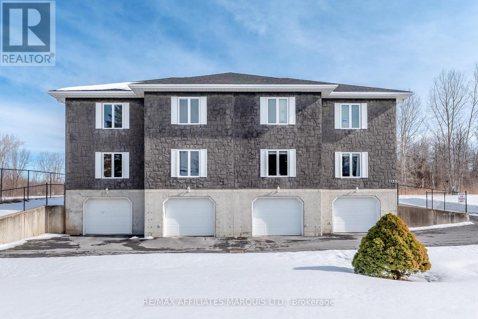 1133 CARLETON STREET, Cornwall, Ontario