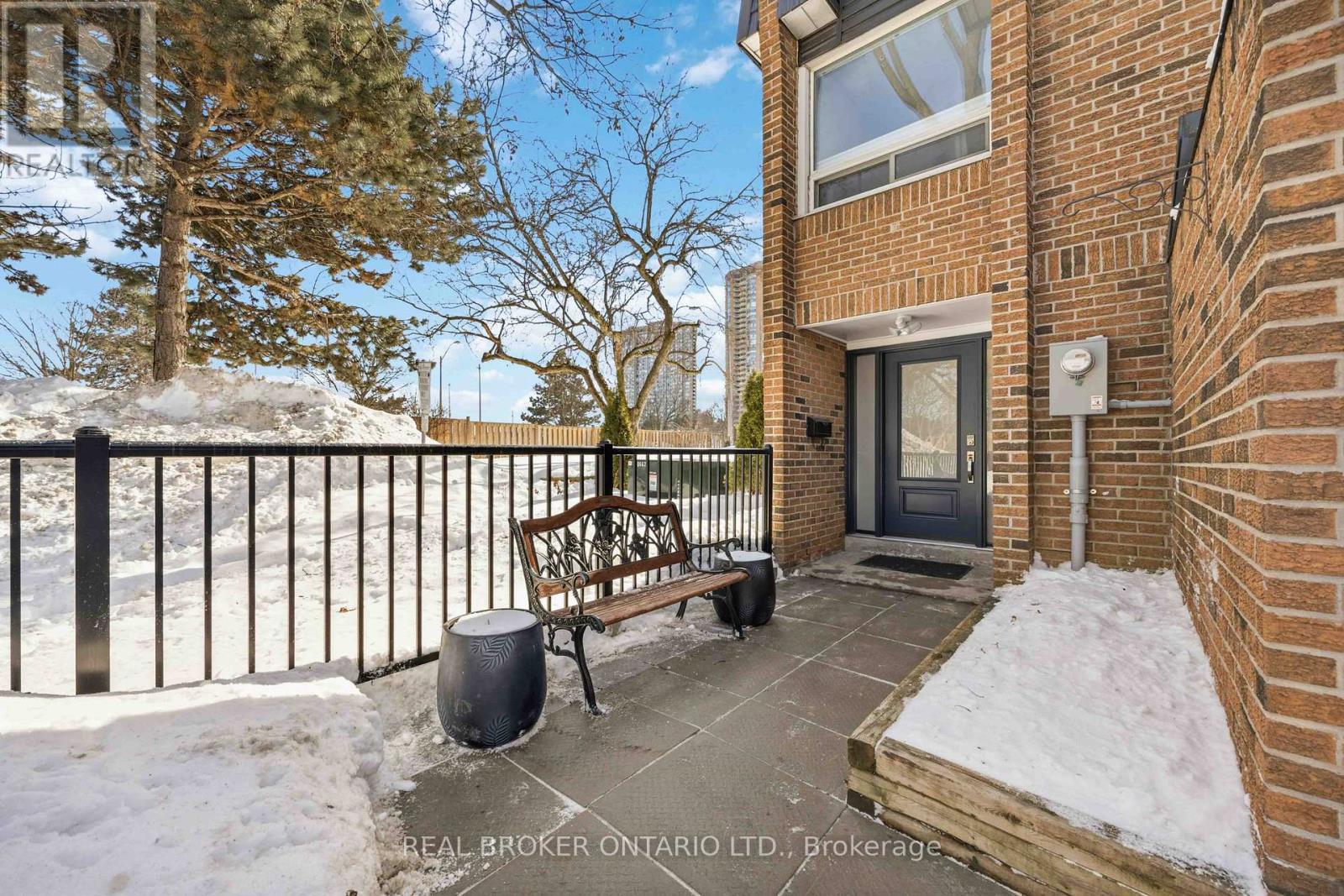 5 Remora Royal Way, Toronto, Ontario  M2H 1L2 - Photo 2 - C12814864