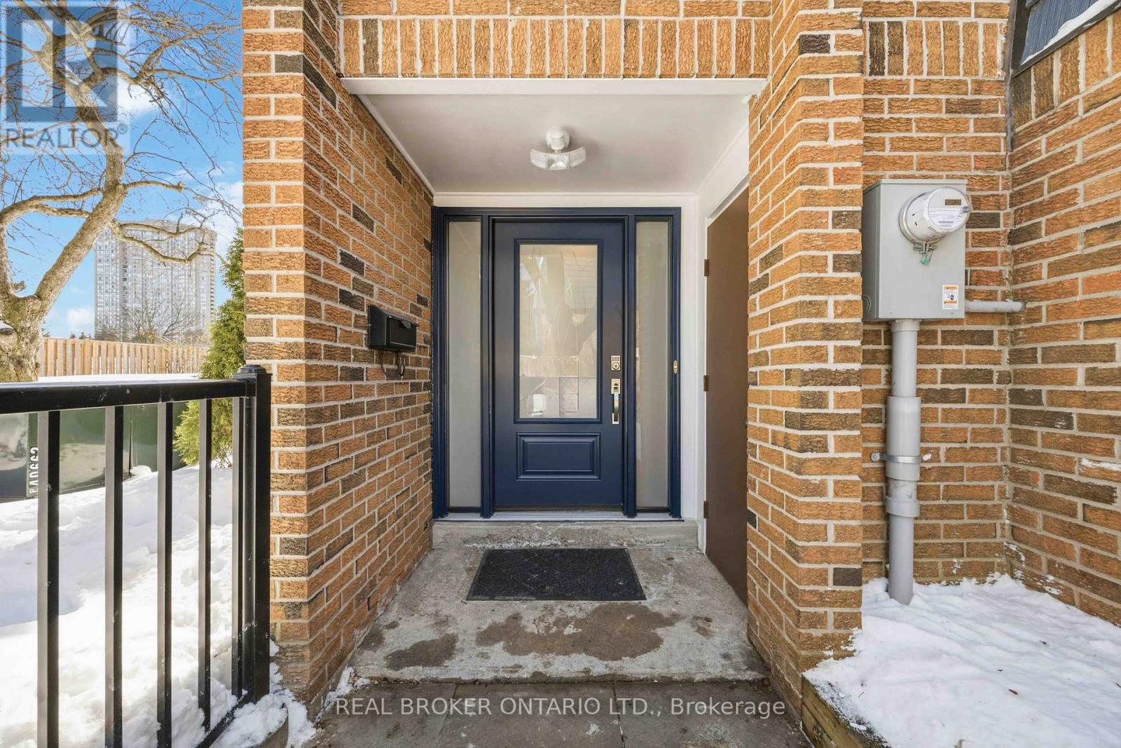 5 Remora Royal Way, Toronto, Ontario  M2H 1L2 - Photo 3 - C12814864