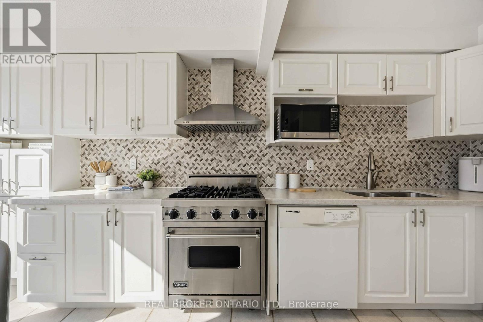 5 Remora Royal Way, Toronto, Ontario  M2H 1L2 - Photo 9 - C12814864