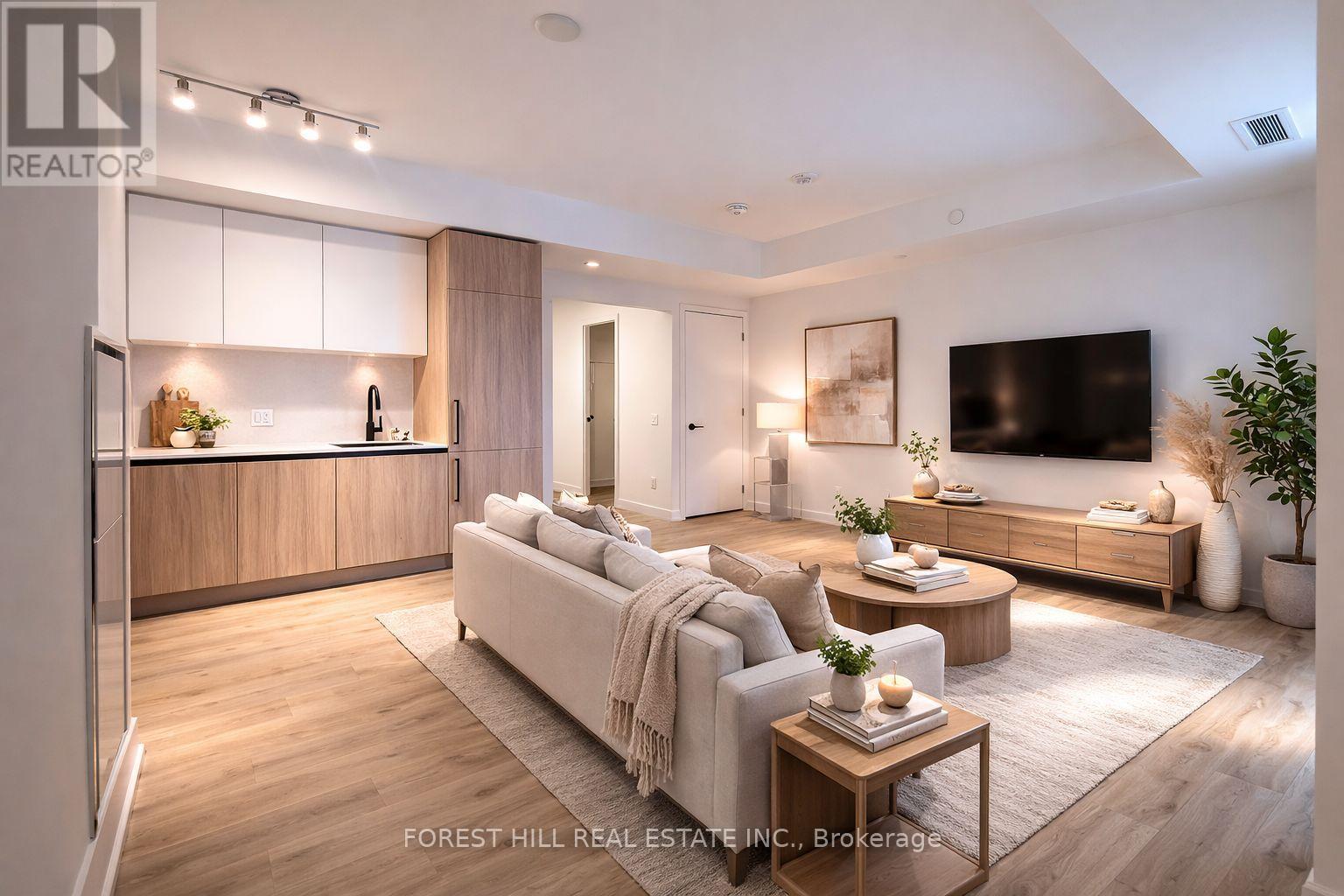 701 - 35 PARLIAMENT STREET, Toronto, Ontario