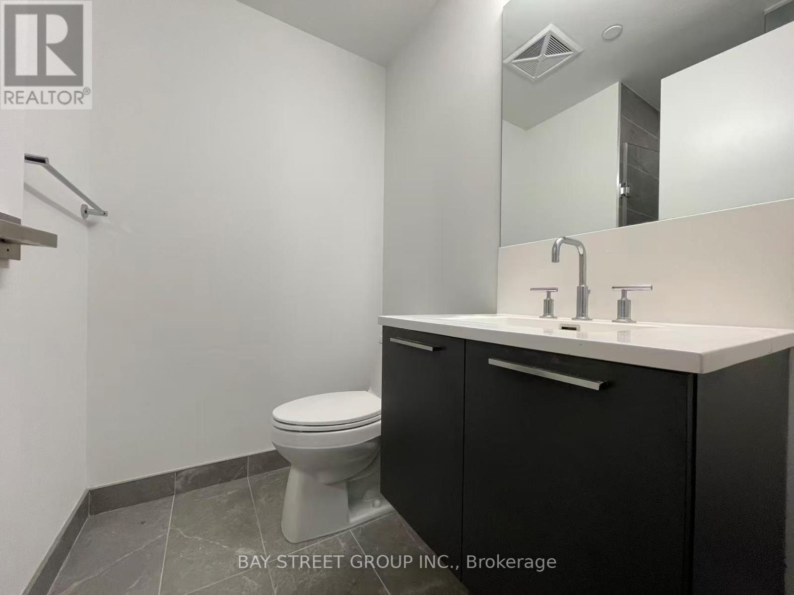 1710 - 3 Gloucester Street W, Toronto, Ontario  M4Y 1L8 - Photo 11 - C12814896