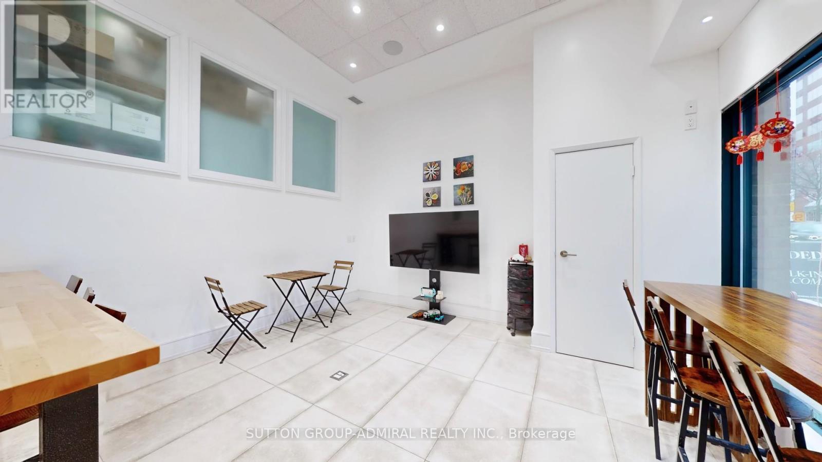 27-28 - 909 Yonge Street, Toronto, Ontario  M4W 2H2 - Photo 5 - C12814902