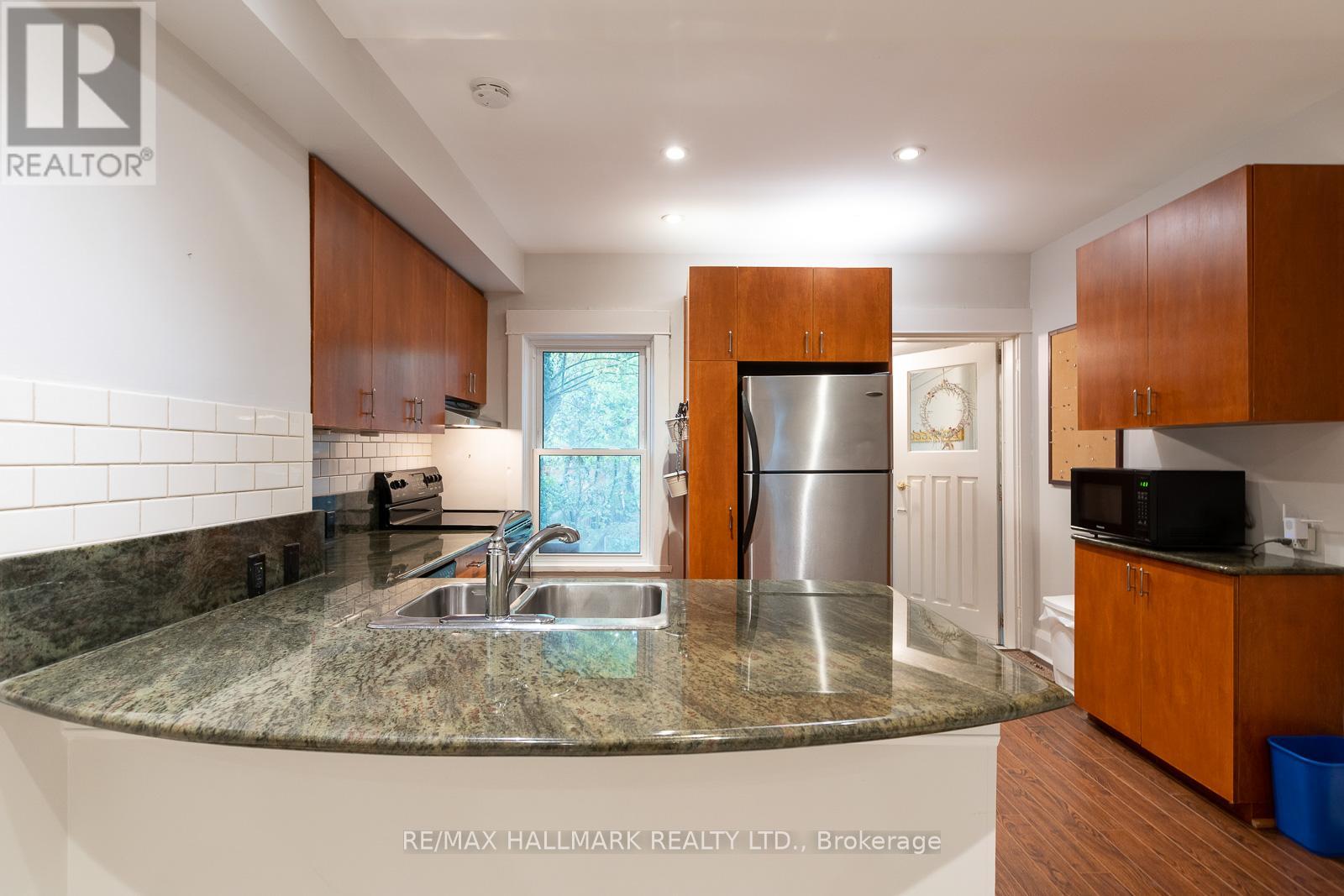 70 Lawlor Avenue, Toronto, Ontario  M4E 3L7 - Photo 10 - E12814814