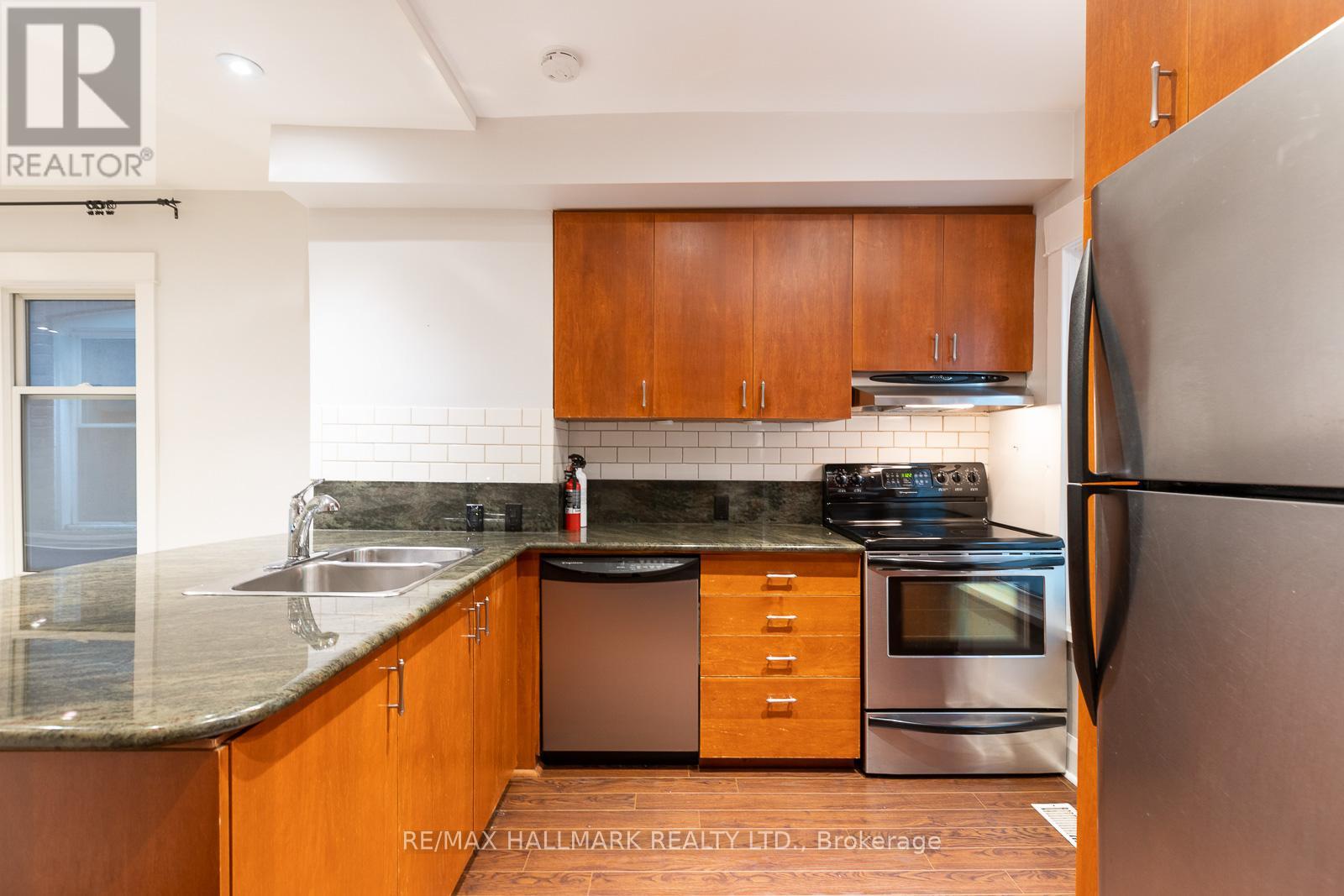 70 Lawlor Avenue, Toronto, Ontario  M4E 3L7 - Photo 11 - E12814814