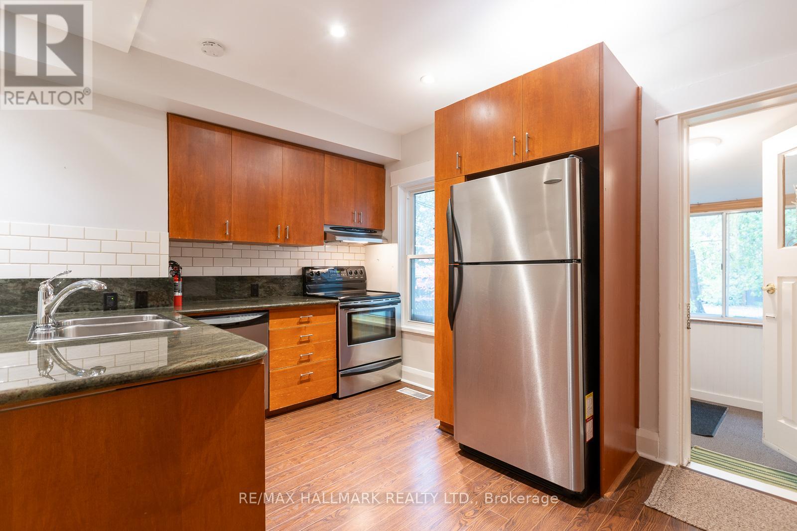 70 Lawlor Avenue, Toronto, Ontario  M4E 3L7 - Photo 12 - E12814814