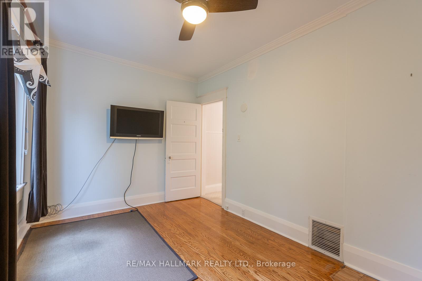 70 Lawlor Avenue, Toronto, Ontario  M4E 3L7 - Photo 17 - E12814814