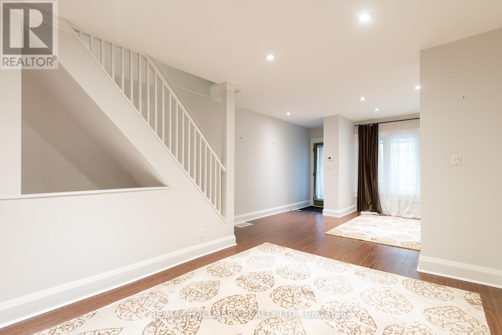 70 Lawlor Avenue, Toronto, Ontario  M4E 3L7 - Photo 7 - E12814814