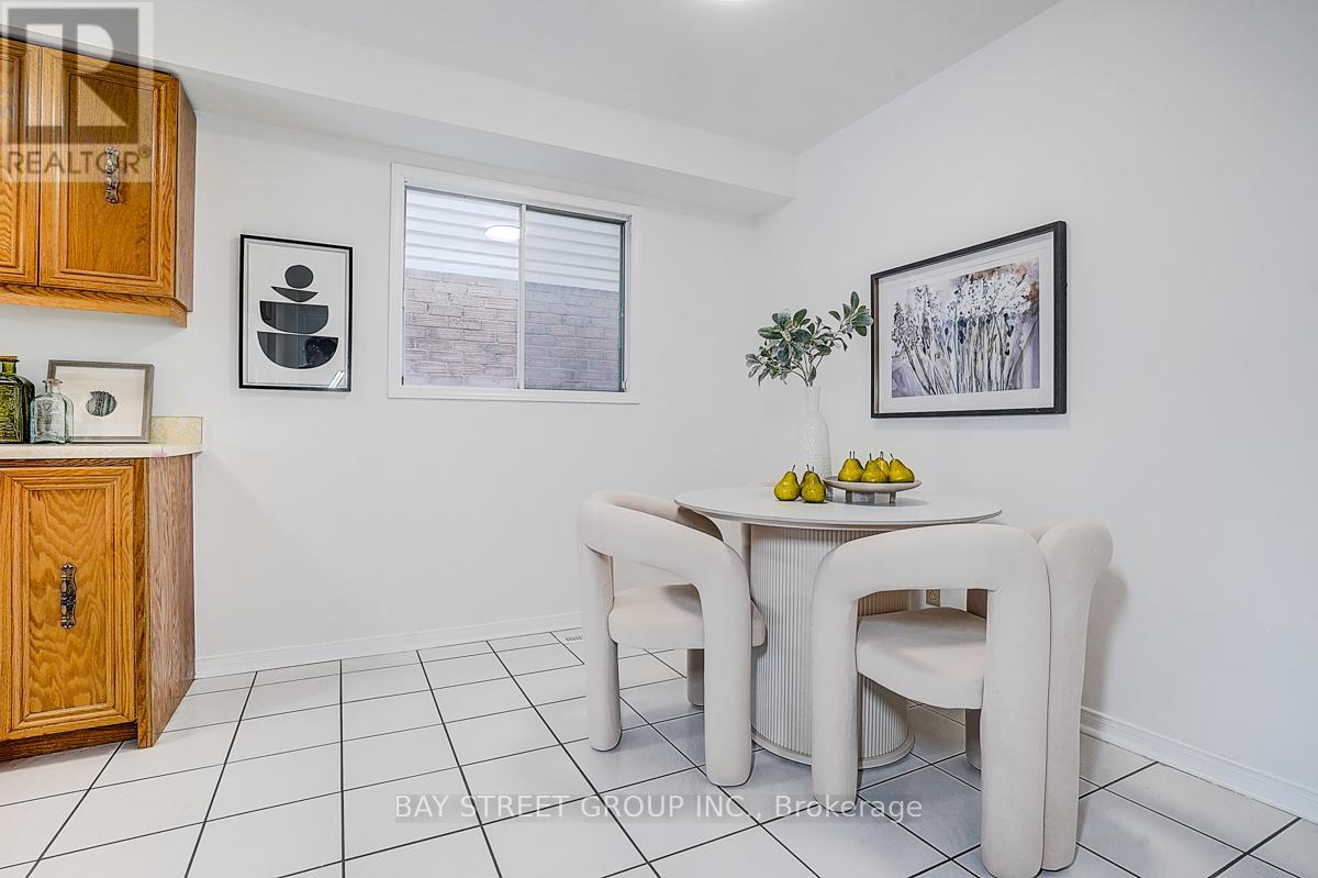 203 Roxanne Crescent, Toronto, Ontario  M1V 4G4 - Photo 15 - E12814910