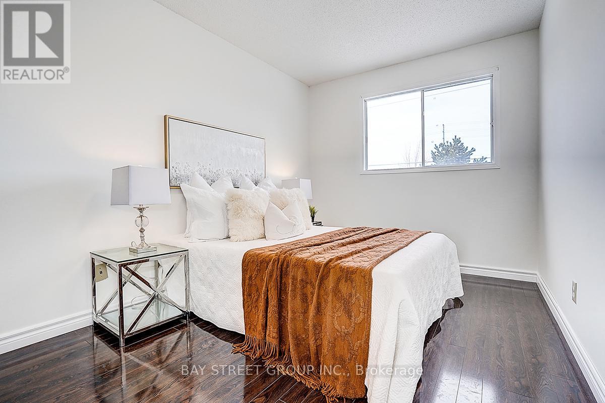 203 Roxanne Crescent, Toronto, Ontario  M1V 4G4 - Photo 26 - E12814910