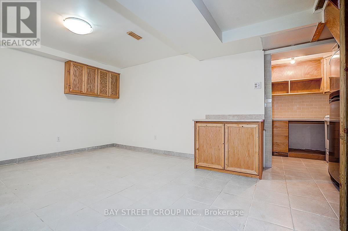 203 Roxanne Crescent, Toronto, Ontario  M1V 4G4 - Photo 31 - E12814910