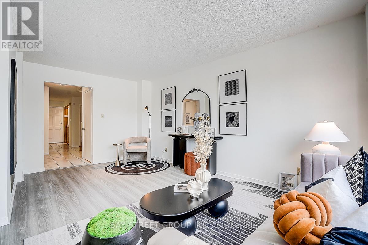 203 Roxanne Crescent, Toronto, Ontario  M1V 4G4 - Photo 8 - E12814910