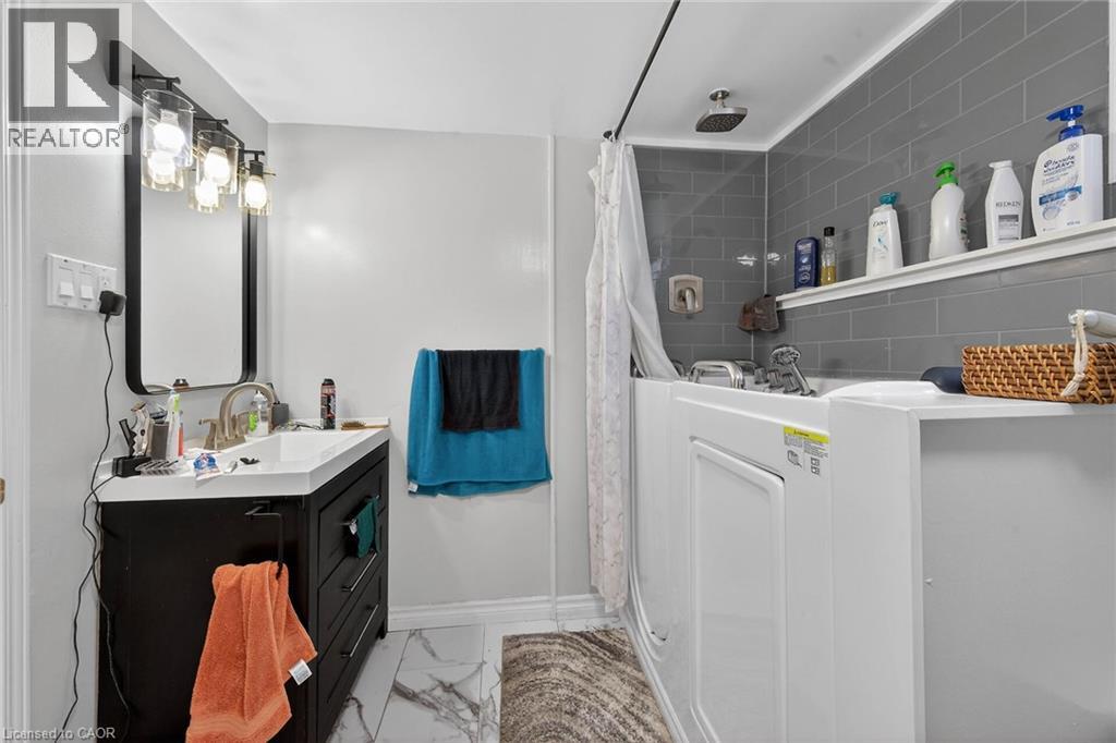 327 Eaglewood Drive, Hamilton, Ontario  L8W 1Z2 - Photo 37 - 40807089