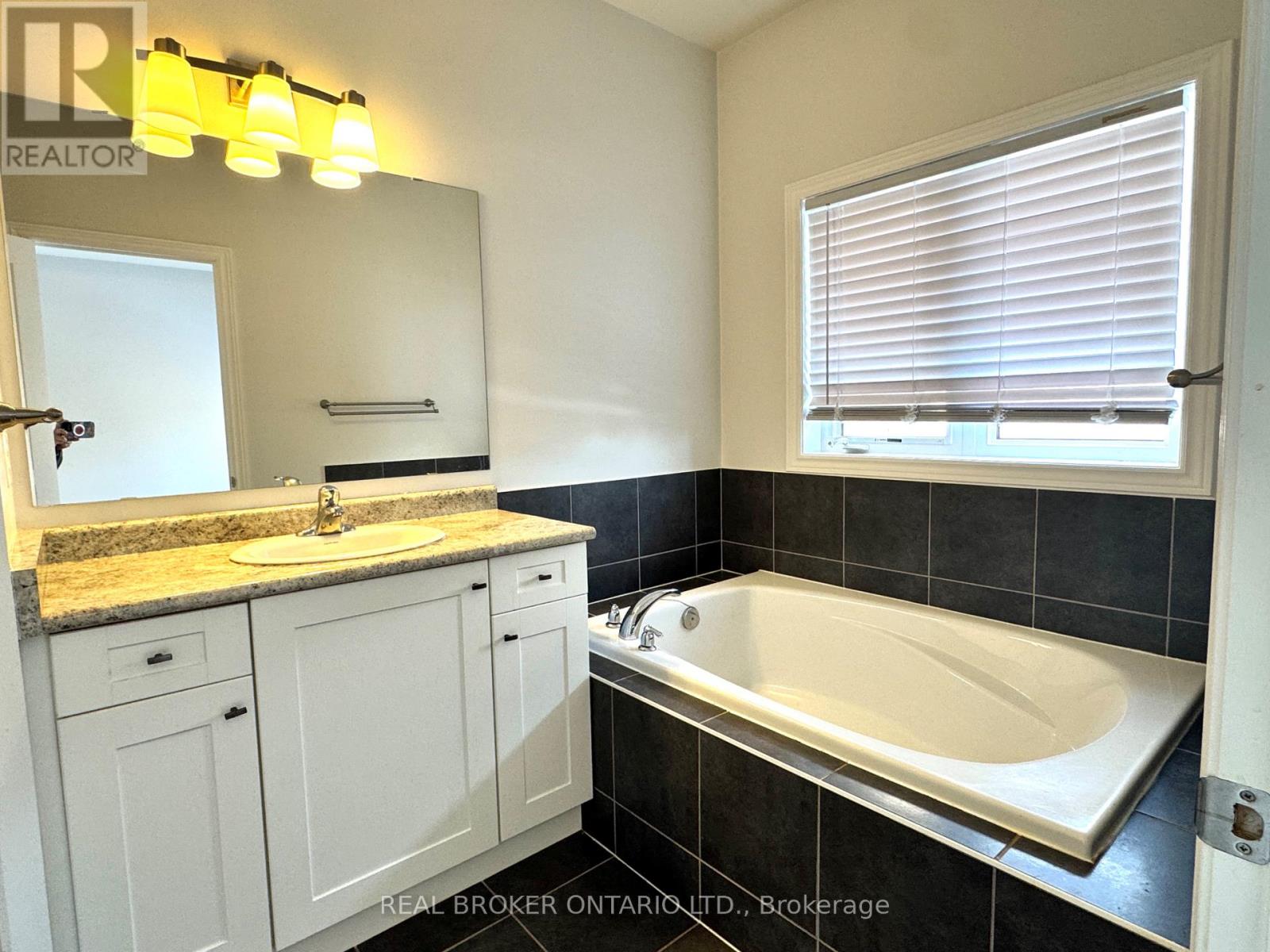 3 Brock Avenue, Markham, Ontario  L6C 0W2 - Photo 12 - N12814820