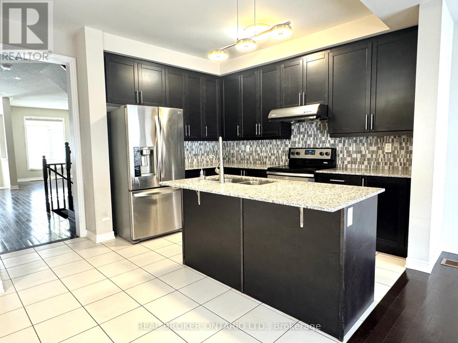 3 Brock Avenue, Markham, Ontario  L6C 0W2 - Photo 4 - N12814820