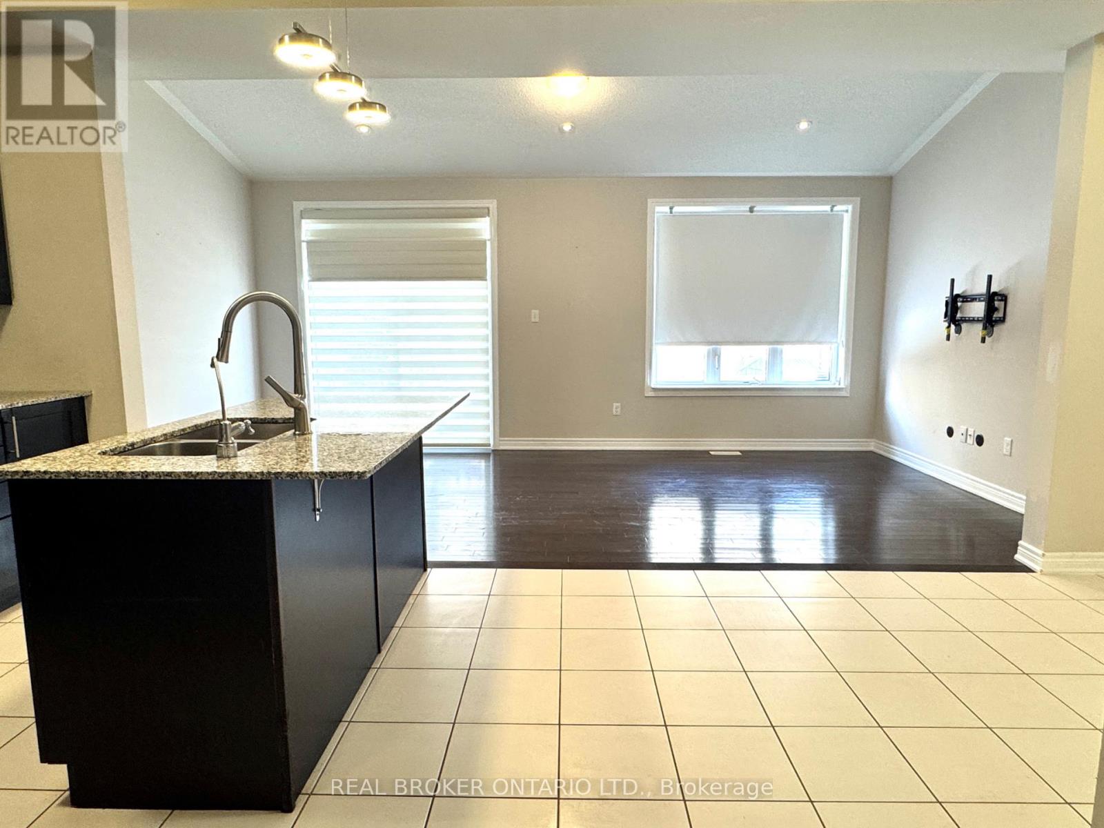 3 Brock Avenue, Markham, Ontario  L6C 0W2 - Photo 5 - N12814820