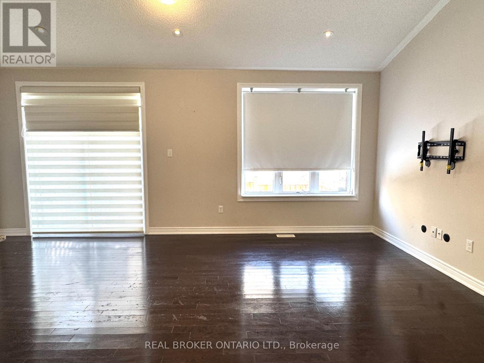 3 Brock Avenue, Markham, Ontario  L6C 0W2 - Photo 6 - N12814820