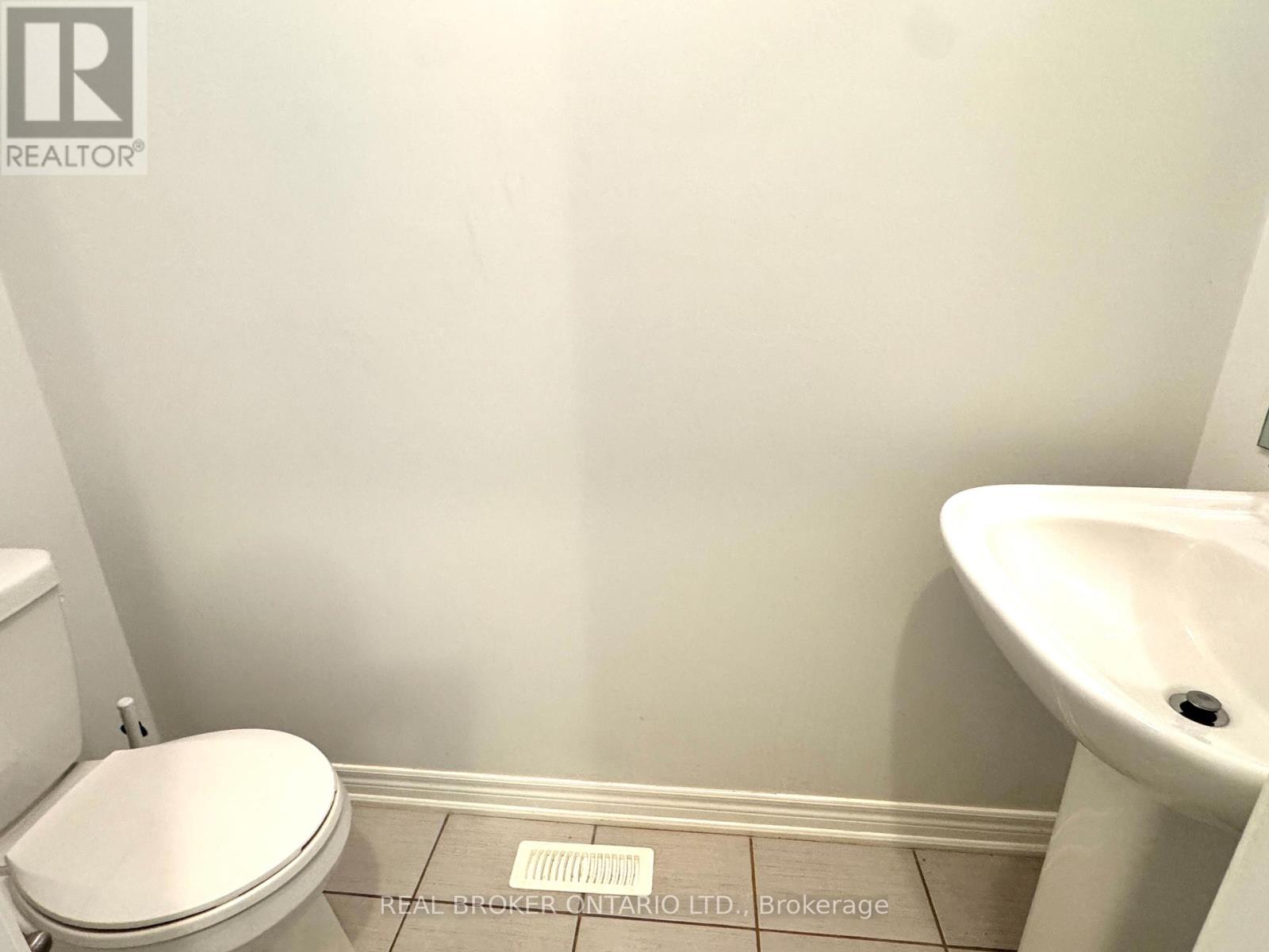 3 Brock Avenue, Markham, Ontario  L6C 0W2 - Photo 9 - N12814820