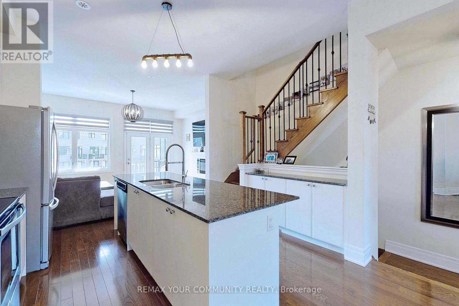 251 Thomas Cook Avenue, Vaughan, Ontario  L6A 5A1 - Photo 12 - N12814828